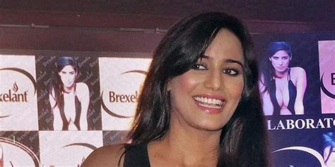 Actress Poonam Pandey granted protection from arrest in porn。